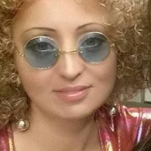 Meet your Posher, Valeria